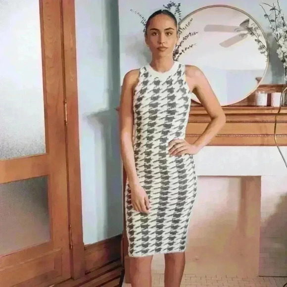 Brown Fuzzy Knit Houndstooth Bodycon Dress - Picture 8 of 10